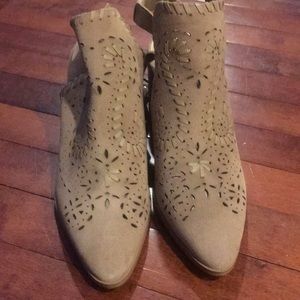 Ivanka Trump  Slingback Mule